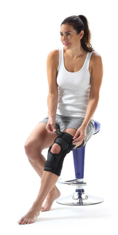 Donjoy Playmaker Xpert Hinged Knee Support 